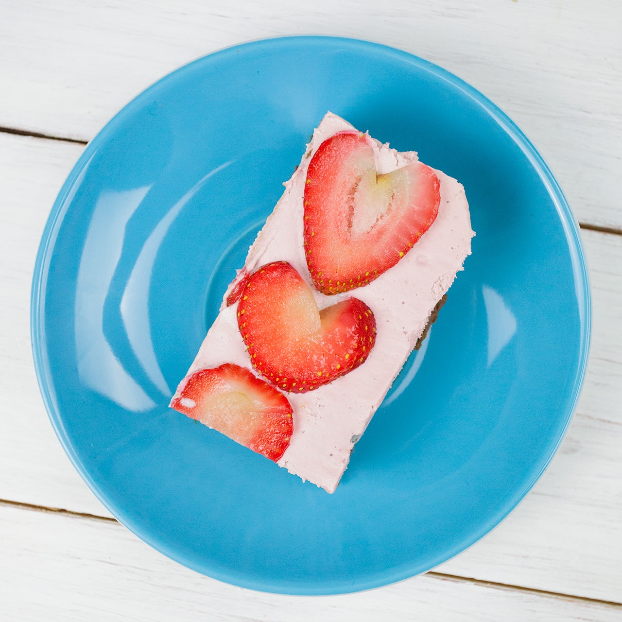 No-Bake Strawberry Cheesecake Brownies No-Bake Strawberry Cheesecake Brownies
