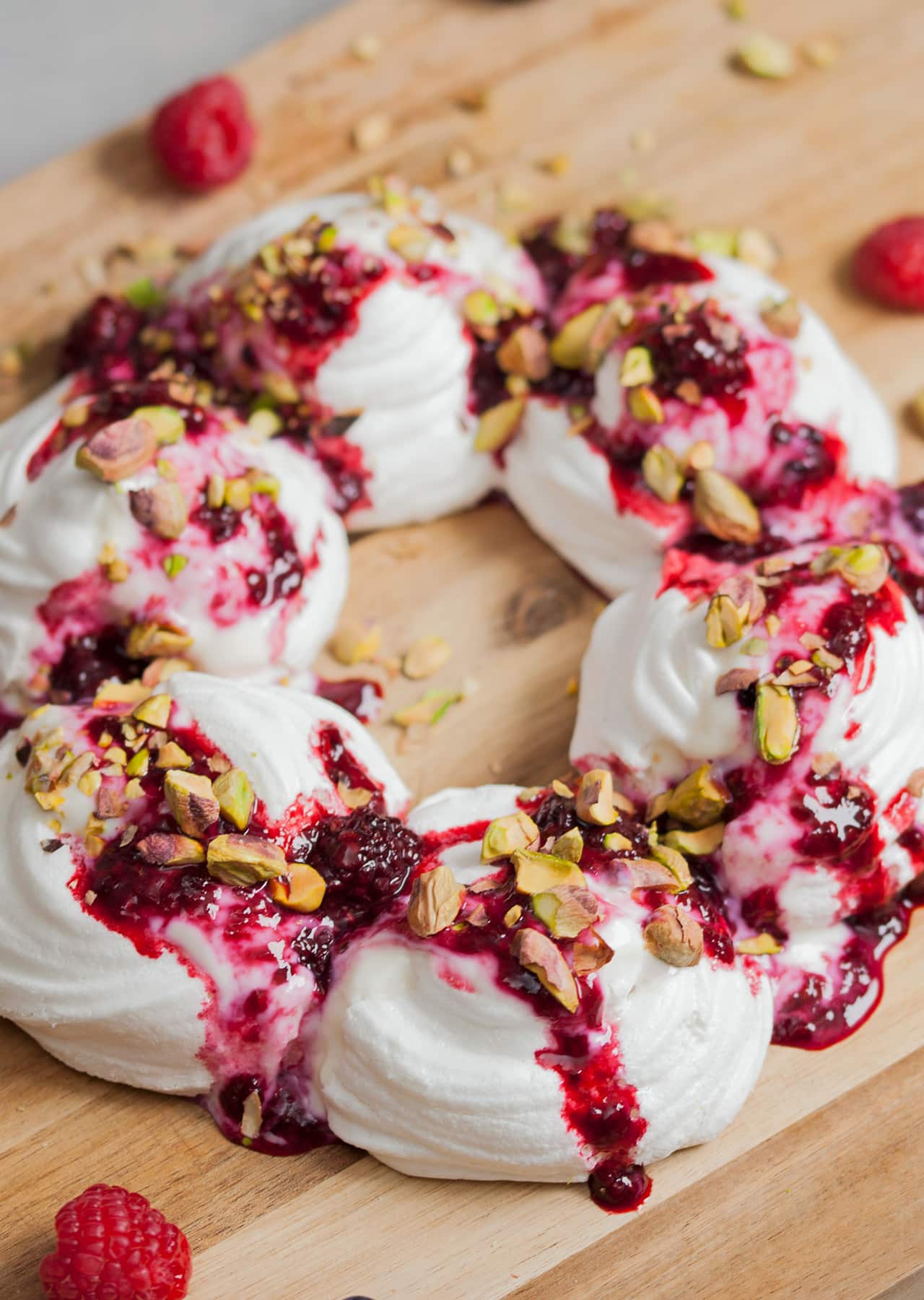 5-Ingredient Vegan Pavlova Wreath