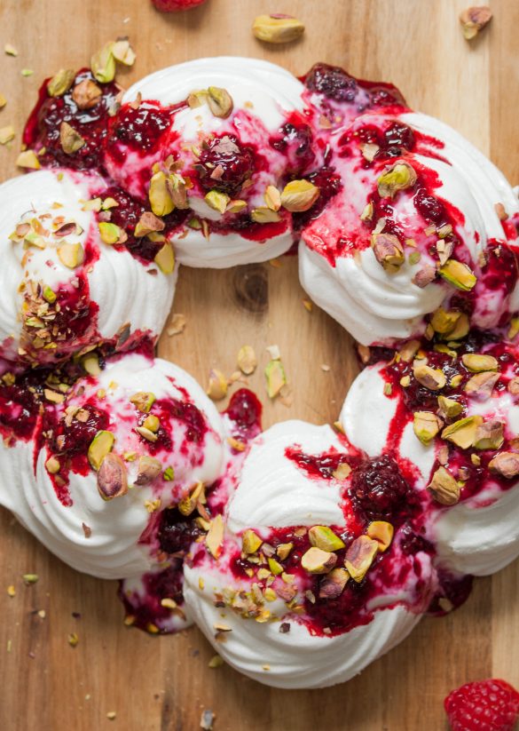 5-Ingredient Vegan Pavlova Wreath