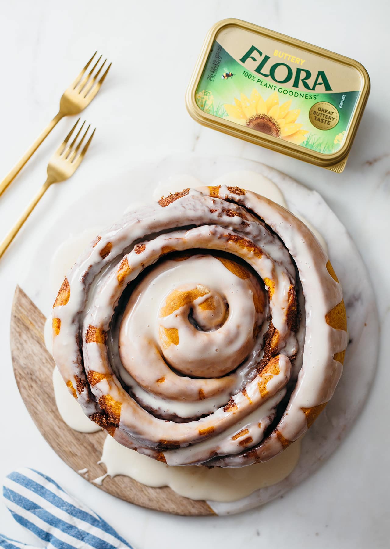Vegan Giant Pumpkin Spiced Cinnamon Roll