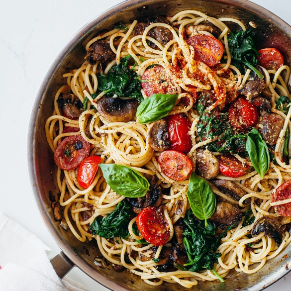 Vegan One Pot Tomato Mushroom Lemon Pasta Recipe