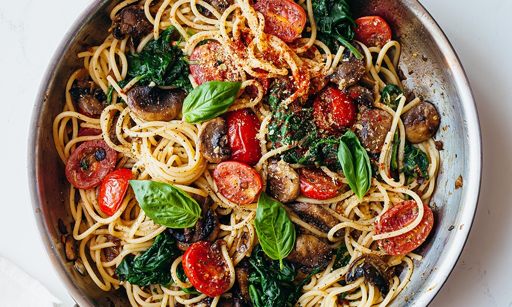 One-Pot Tomato + Mushroom Pasta - SO VEGAN