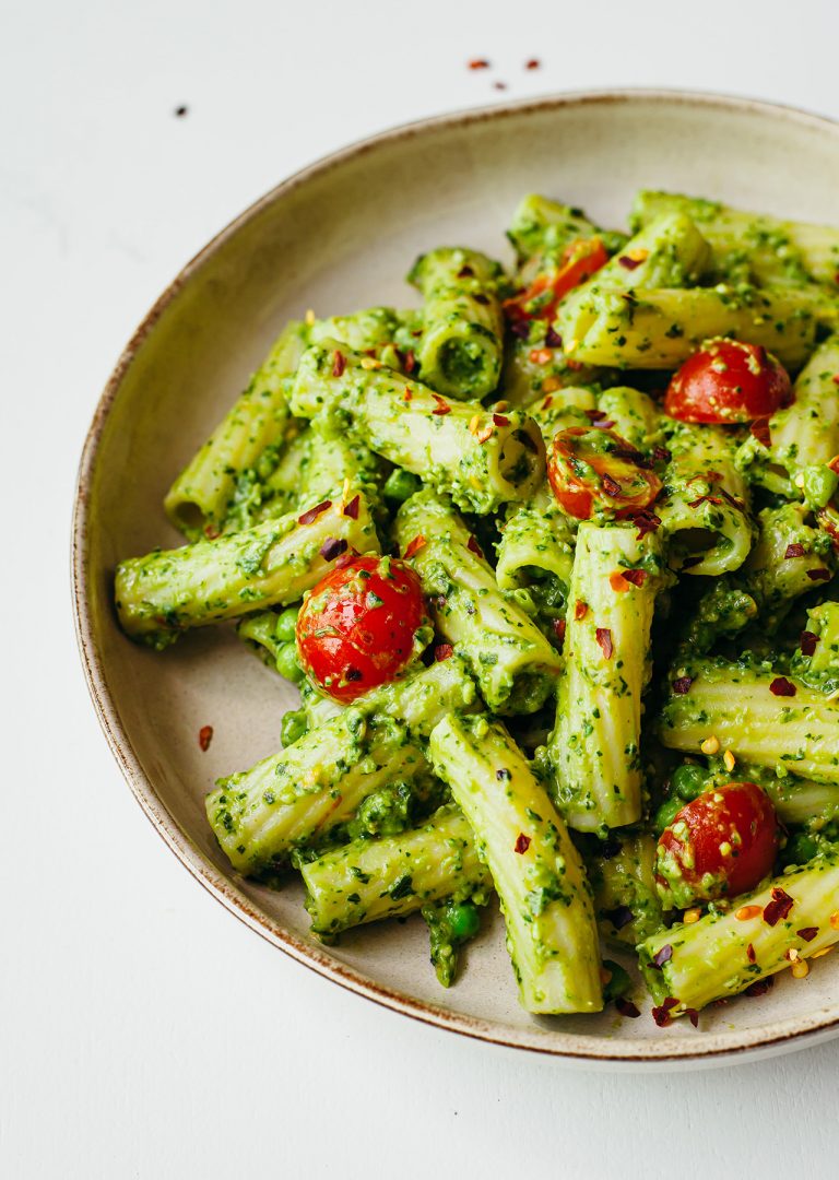 Avocado Pesto Pasta - SO VEGAN