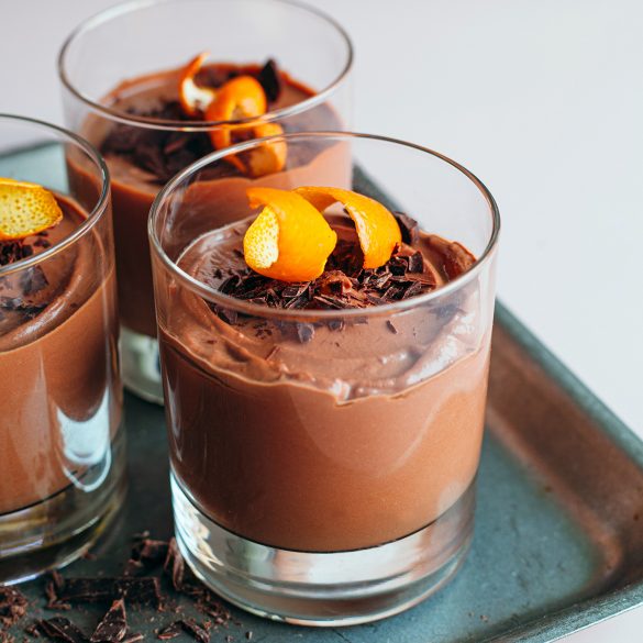5-Ingredient Brandy Orange Chocolate Mousse Vegan Recipe 5-Ingredient Brandy Orange Chocolate Mousse Vegan Recipe