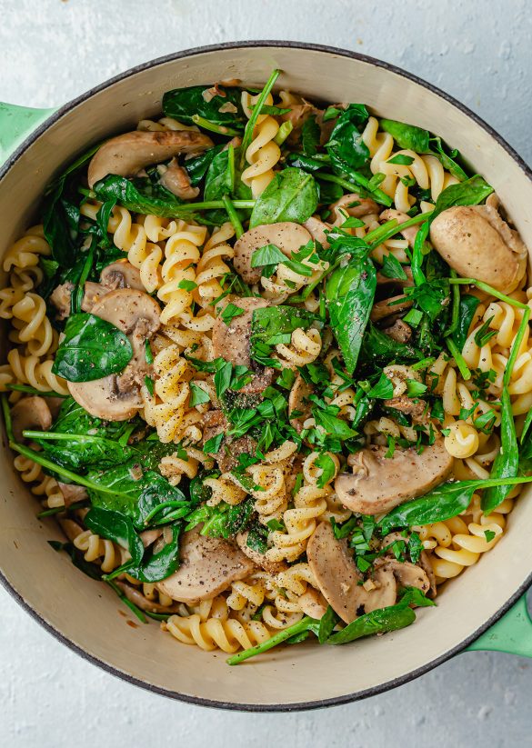 Vegan One Pot Mushroom Spinach Pasta Recipe