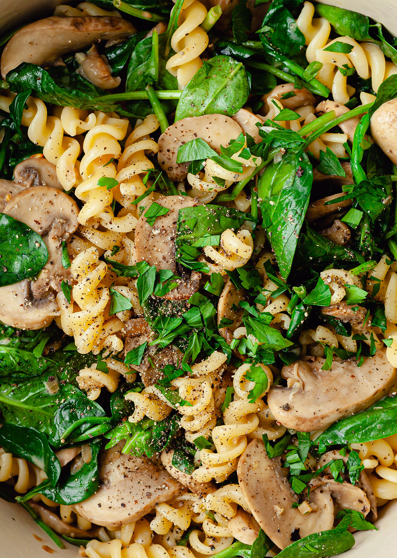 Vegan One Pot Mushroom Spinach Pasta Recipe