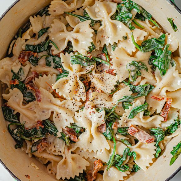 Vegan One Pot Creamy Sun Dried Tomato Pasta Recipe