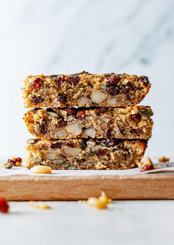 Vegan Breakfast Oat Bars Recipe