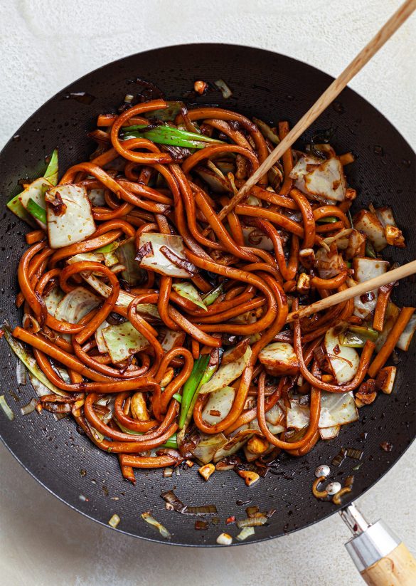 Vegan cabbage udon noodles recipe