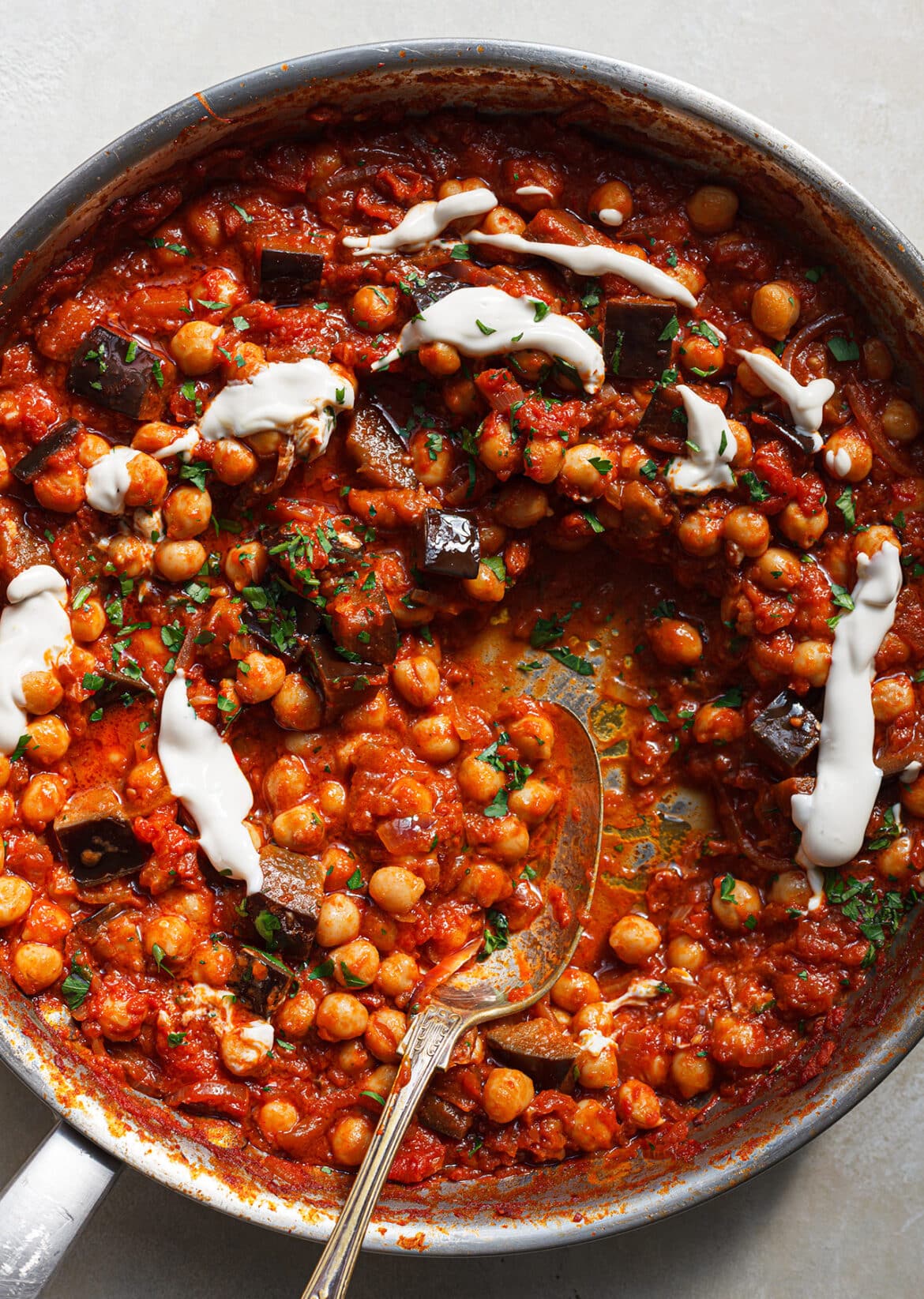 Vegan One-Pot 'Nduja Aubergine Chickpeas Recipe