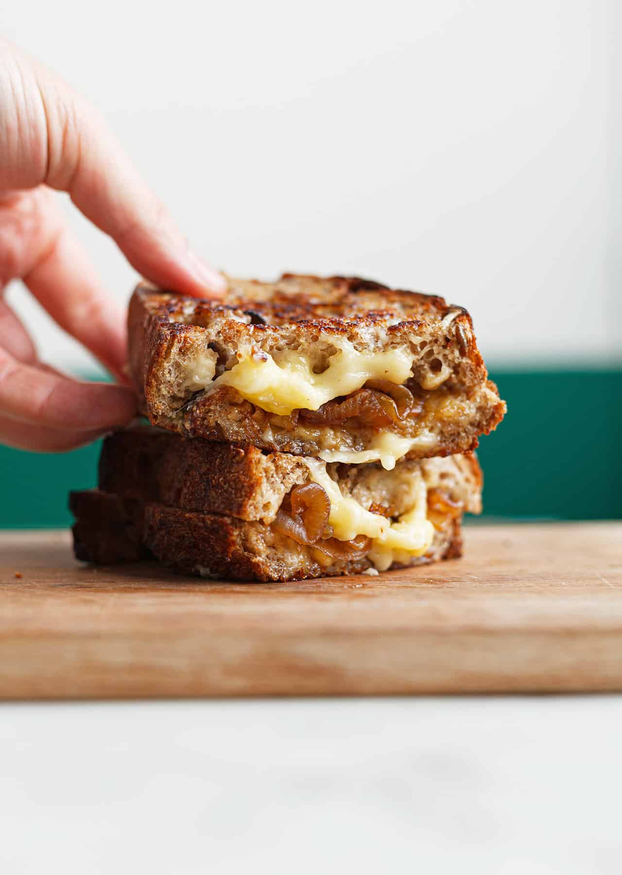 Vegan Caramelised Onion Grilled Cheese Sandwich Recipe